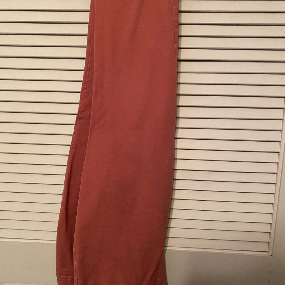 Mauve colored ankle pants.